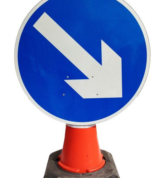 600MM BLUE DIRECTIONAL ARROW RIGHT CONE SIGN