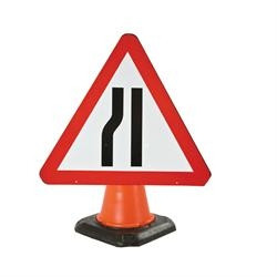 600MM ROAD NARROWS NEARSIDE CONE SIGN